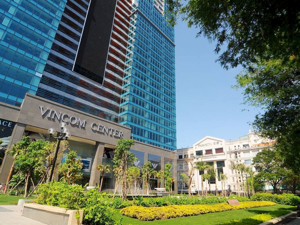 Du khách có thể kết hợp mua sắm 